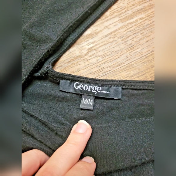 George v-neck tie back dress - Picture 3 of 10